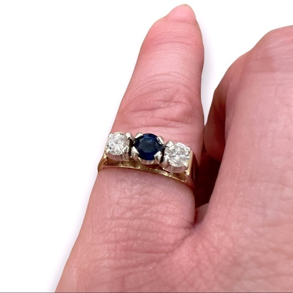 𝅺YELLOW And White Gold Diamond And Sapphire Ring. - Picture 2 of 5